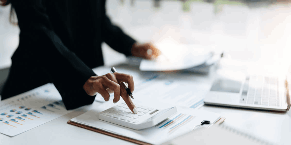 دستگاه پوز برای مشاوران املاک: راهنمای انتخاب کارتخوان سیار امن و پرسرعت برای تسویه فوری قرارداد