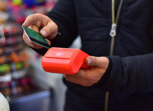 آیا دستگاه کارتخوان نیاز به به‌روزرسانی نرم‌افزار دارد؟

